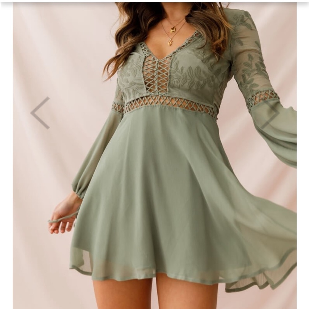 Selfie Leslie size 4/S boho lace skater dress